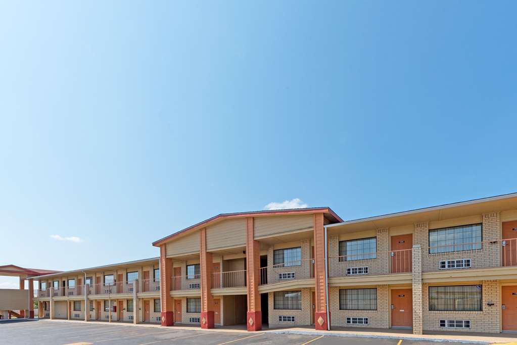 Super 8 By Wyndham Waco/Mall Area Tx Exteriör bild